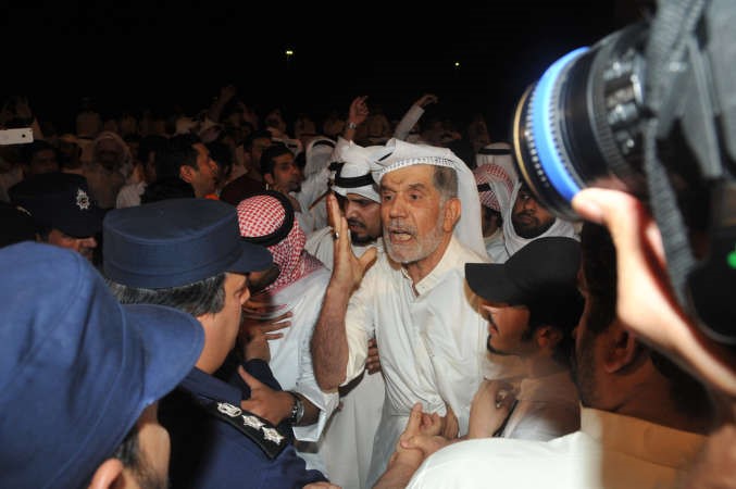 عباس الشعبي متضامنا مع مسلم البراكمحمد هاشم
