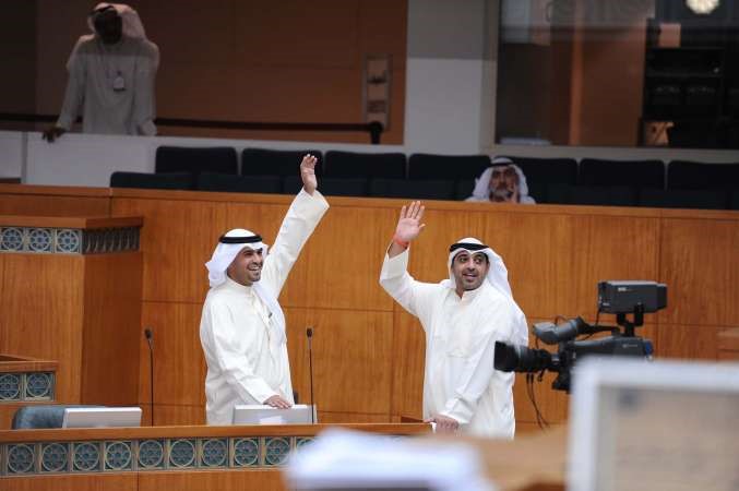 الشيخ محمد العبدالله وانس الصالح
﻿