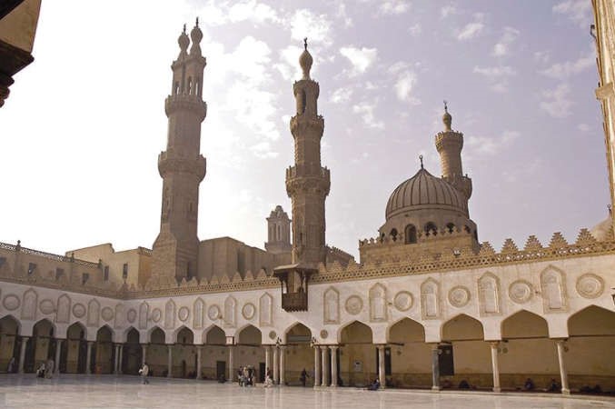 الجامع الأزهر.. من أشهر الجوامع الإسلامية والتعليمية في العالم