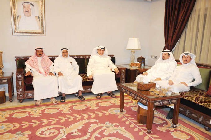 عسكر العنزي وعدد من الحضور﻿