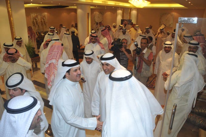 اللغيصم خلال استقبال المهنئين
