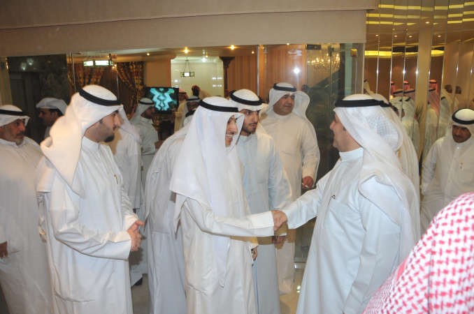 اللغيصم اثناء استقبال ابناء الدائرة