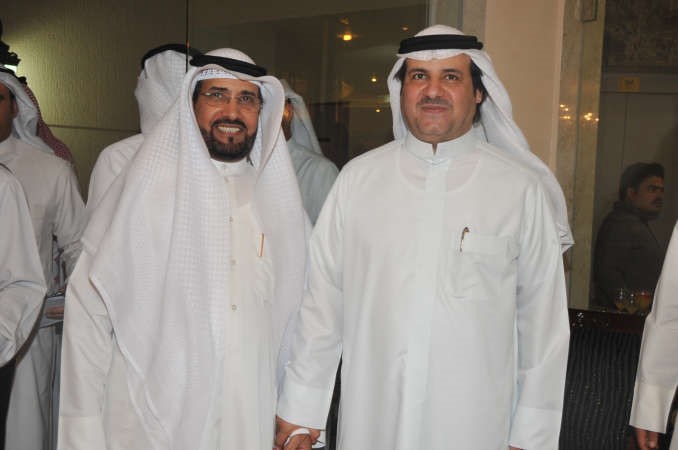 سلطان اللغيصم مع احد المباركين