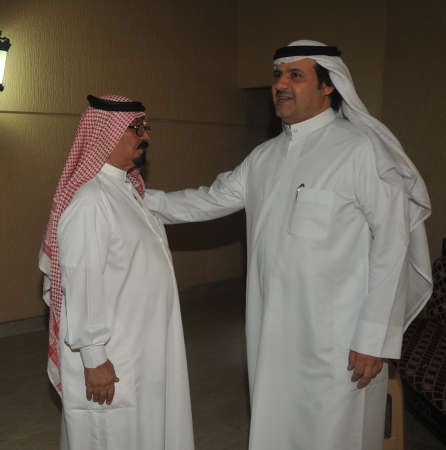 ترحيب باحد الحضور