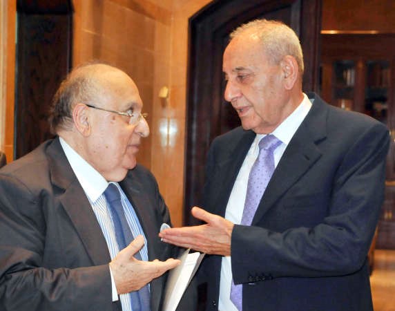 رئيس البرلمان نبيه بري مستقبلا الاعلامي والكاتب عادل مالك امس 	محمود الطويل﻿