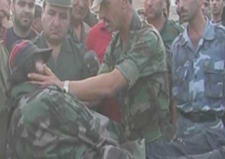 بالفيديو.. أشرس قادة الأسد سهيل الحسن في أول ظهور ميداني له