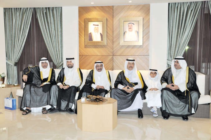 سمو رئيس الوزراء الشيخ جابر المبارك والشيخ علي سالم العلي يهنئان الشيخ شملان العبد العزيز	 احمد علي