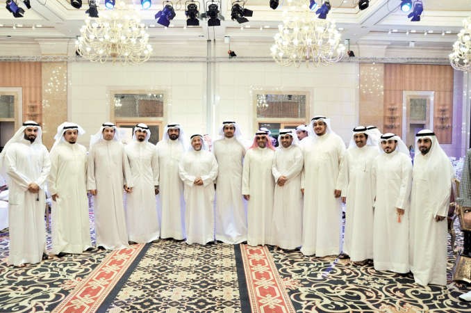 دبدر الشريعان وماياد الحمود وعدد من المهندسين خلال الغبقة الرمضانية