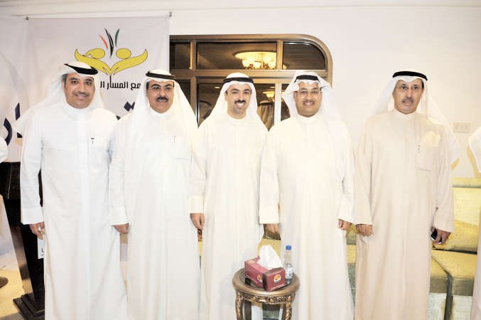 علي الراشد وباسل الجاسر وسامي النصف وعدد من الحضور 