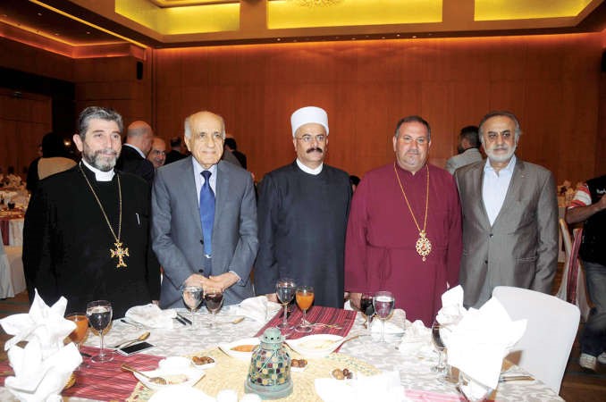 حسان حوحو وبطرس غريب ونسيب قنصوه﻿