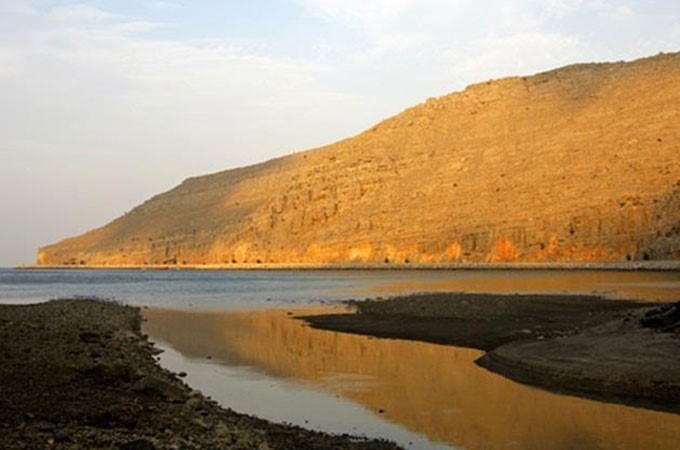 مضايق شبه جزيرة مسندم في عمان