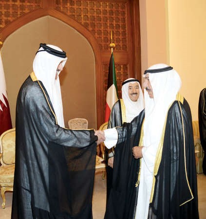الشيخ جابر العبدالله مرحبا بامير قطر﻿