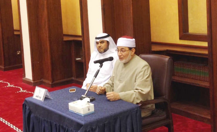 د احمد المعصراوي خلال المحاضرة﻿