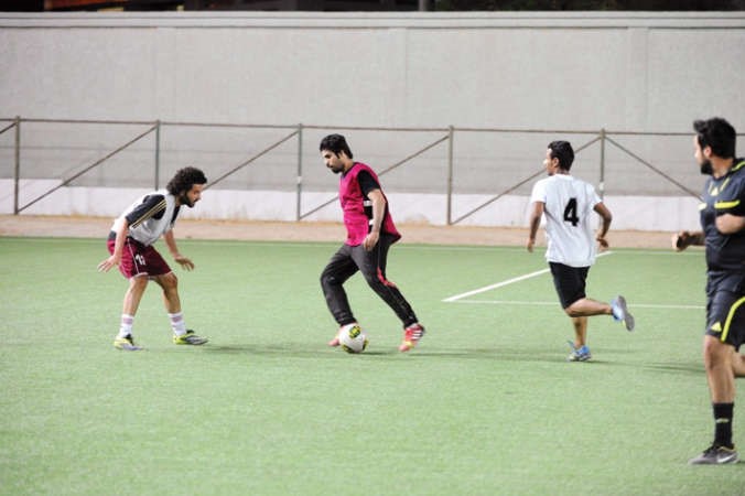احمد محمد يحاول المرور من المدافع﻿