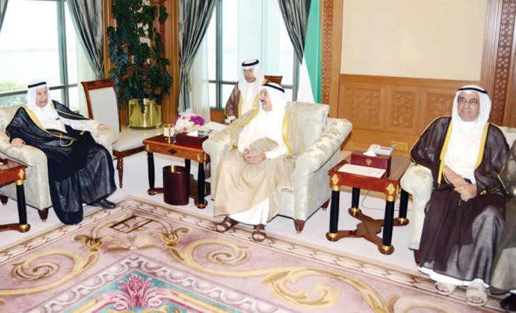 صاحب السمو الامير خلال لقائه يوسف النصف وعبدالله المفرج﻿