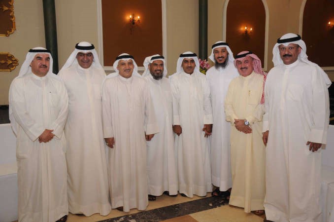 علي حسن ومحمد الكندري مع بعض الحضور