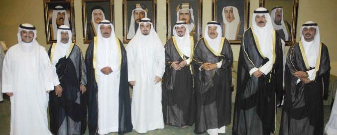 الشيخ محمد الخالد والشيخ مبارك الجابر والشيخ د سالم الجابر مع بعض الحضور 