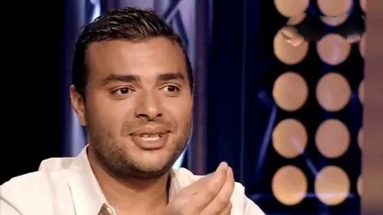 بالفيديو.. مطرب مصري: حسني مبارك هو اللي عمل مصر