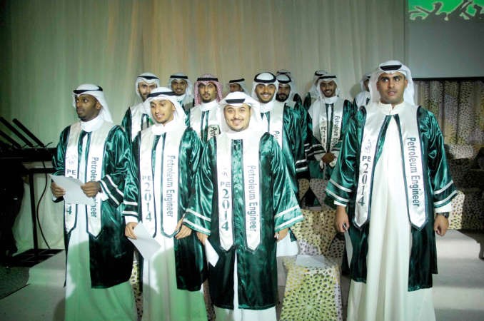 جانب من الطلبة المكرمين هاني عبدالله