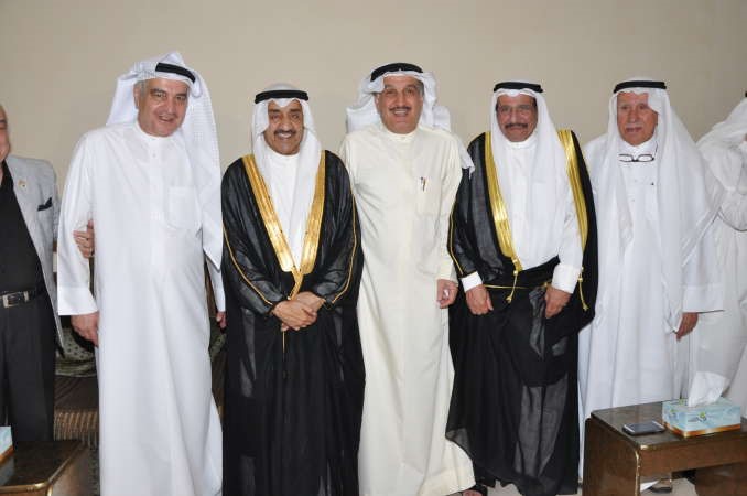 جاسم الخرافي والشيخ شملان العبدالعزيز يباركان لكامل العوضي وعبدالواحد العوضياحمد علي
