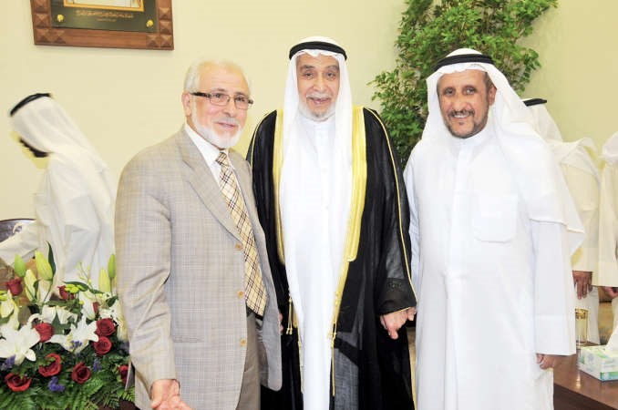 مطلق القراوي مهنئا دخالد المذكور