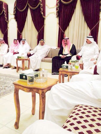 الحمود مع اهالي احد الدواوين ﻿