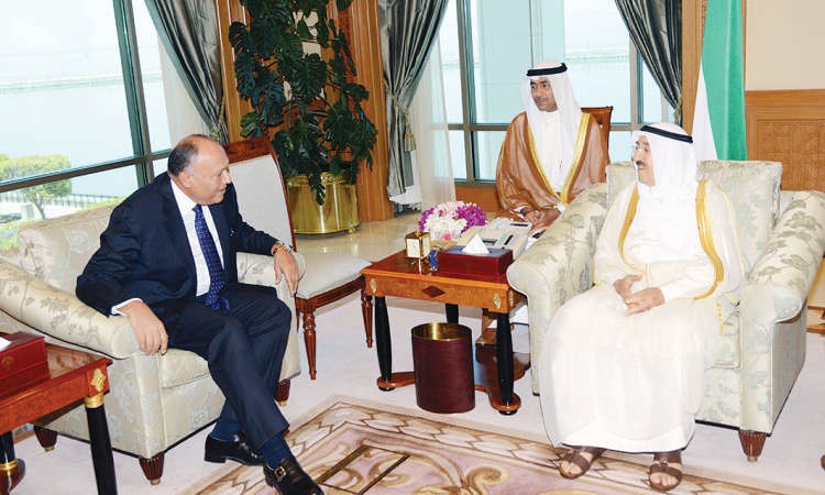 صاحب السمو الامير الشيخ صباح الاحمد مستقبلا وزير الخارجية المصري سامح شكري