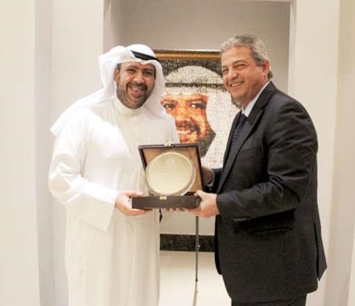 الشيخ احمد الفهد مع وزير الرياضة المصري خالد عبدالعزيز﻿