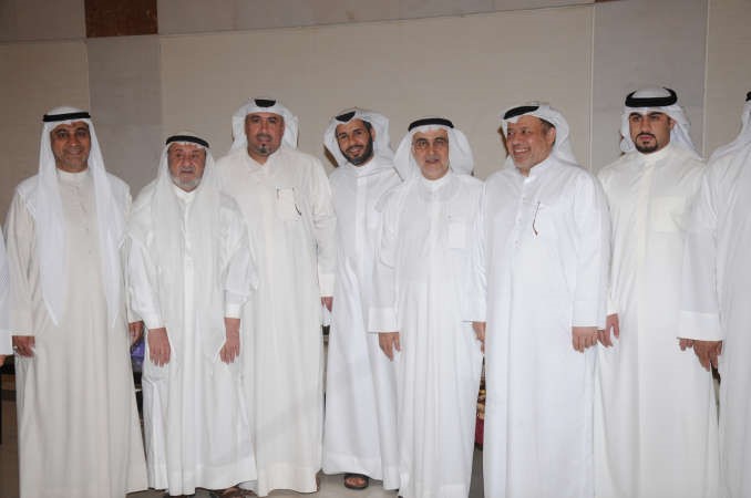 احمد لاري متوسطا ابناء الدائرة الثانية
