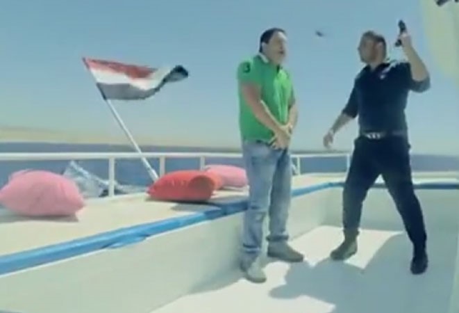 بالفيديو.. إدوارد للإسرائيليين: "السيسي هيدمر أمكم"