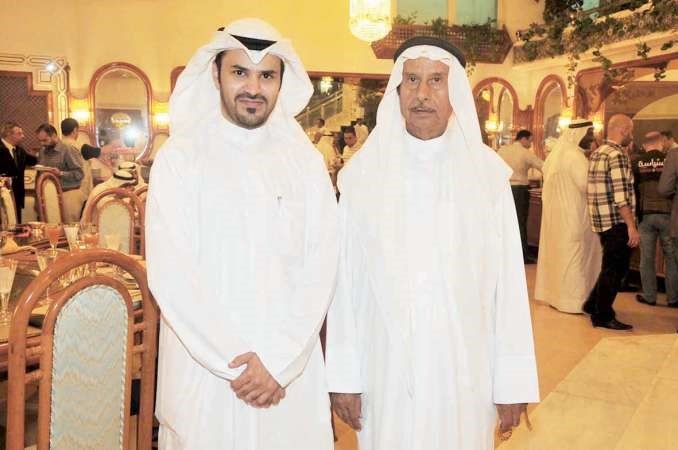 الزميل عبدالله العليان مع فهد الميلم ﻿
