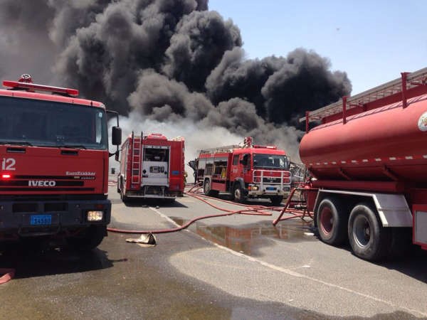 سحب دخانية كثيفة غطت سماء ميناء عبدالله﻿