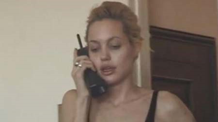 Angelina Jolie في اسوء حالاتها