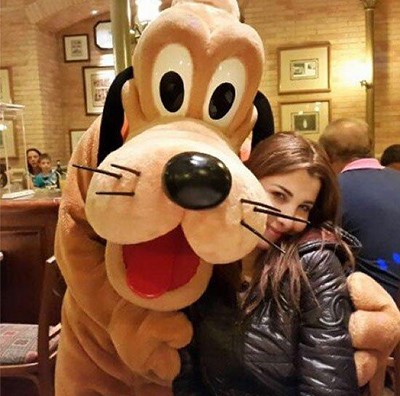 بالصور.. نانسي عجرم تعود لطفولتها مع شخصيات ديزني
