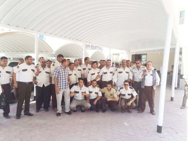 العمال المضربون 