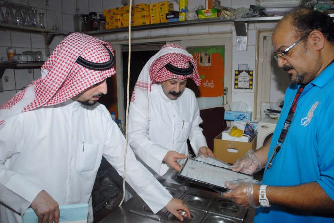 تحرير احدى المخالفات