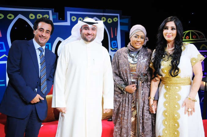 الفنانة نور مع فريق عمل تو الليل ايمان نجم وبسام العثمان ومدير العلاقات العامة بدر العجمي