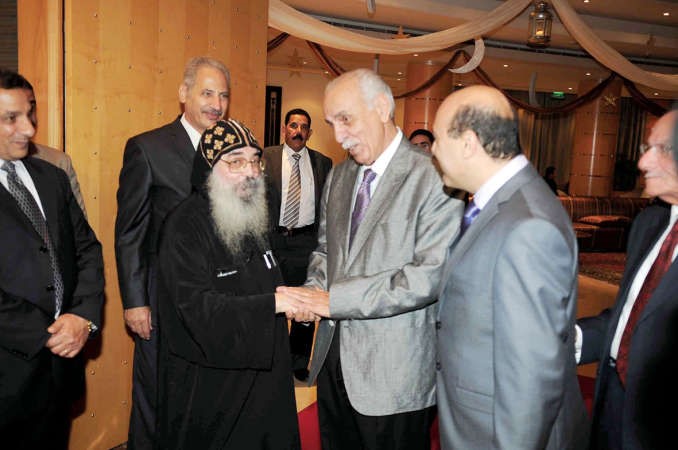 محمد السنعوسي يهنئ اسامة ابو عطية