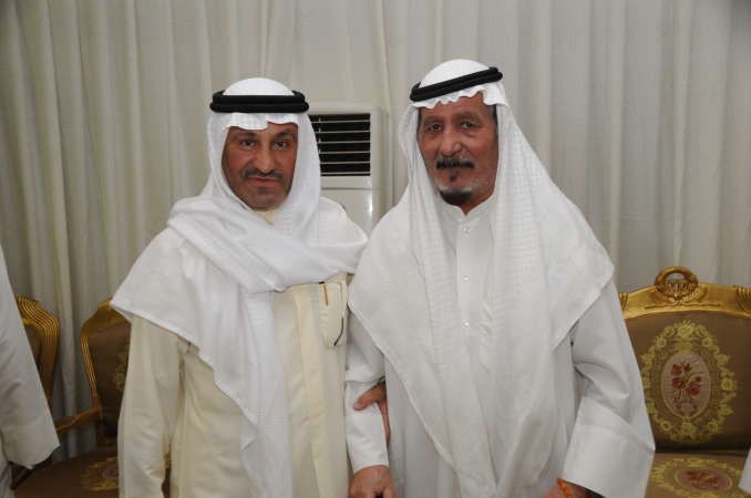 محمد طنا مع احد كبار السن