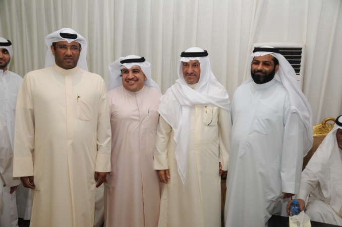 محمد طنا بين الحضور
