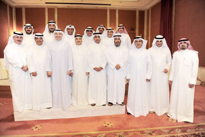 علي حسن متوسطا المكرمين خلال الحفل