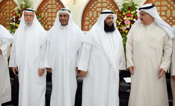 عيسى الكندري وحمود الحمدان واحمد باقر في استقبال الحضور في صالة الميلم