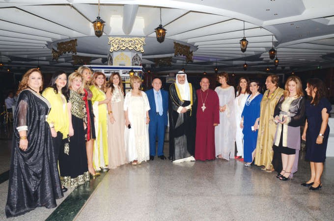 الشيخ فيصل الحمود ودخضر حلوي مع لجنة سيدات لبنان 