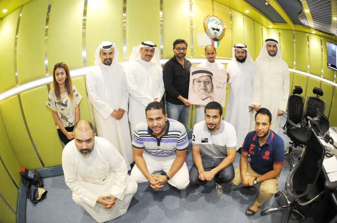 الزميل محمد راتب مع فريق عمل البرنامج