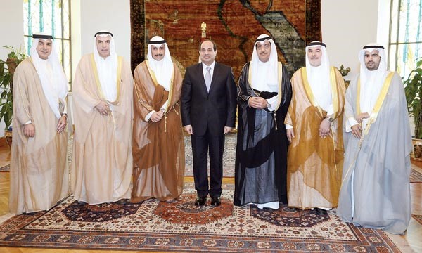 الرئيس المصري عبدالفتاح السيسي خلال استقباله رئيس مجلس الامة مرزوق الغانم والوفد المرافق له