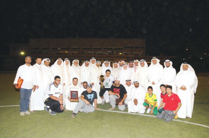 رعاة الدورة ومسؤولو اللجنة المنظمة في صورة جماعية هاني عبدالله