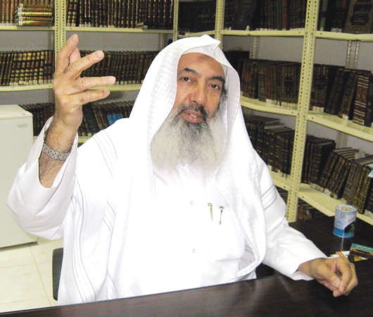 الشيخ حاي الحاي: بسبب كف على وجهه عــاد بعـد أسبـوع مسلمـاً
