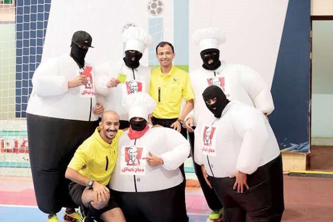 حكام الدورة مع فريق الطهاة