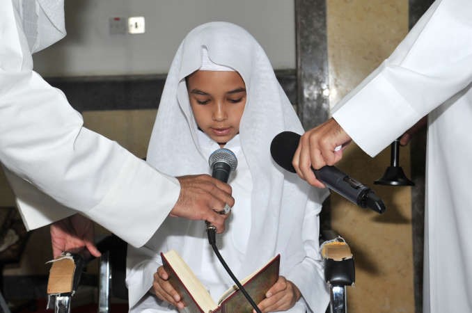 احد البراعم يرتل القران