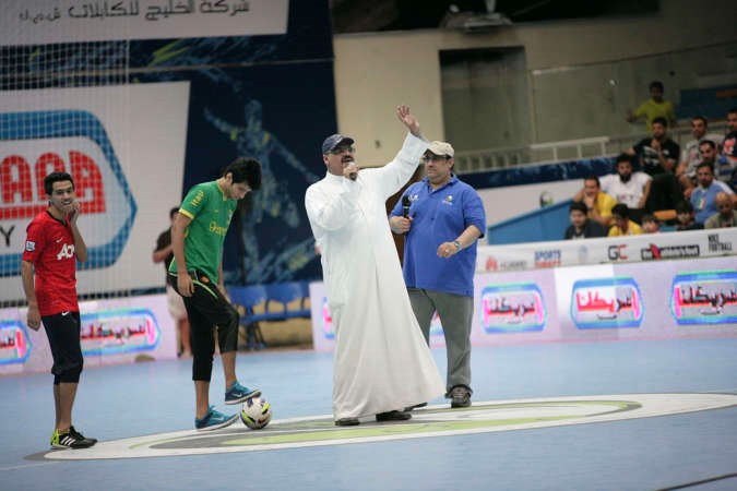 الفنان داود حسين يتحدث للجمهور﻿